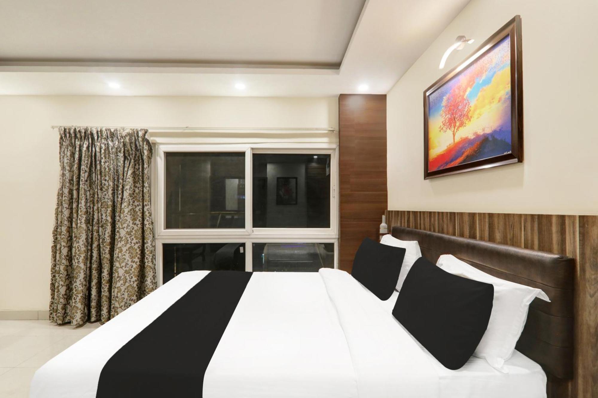 Super Townhouse Kankarbagh Formerly Kunwar Alcajars Patna  Exterior photo