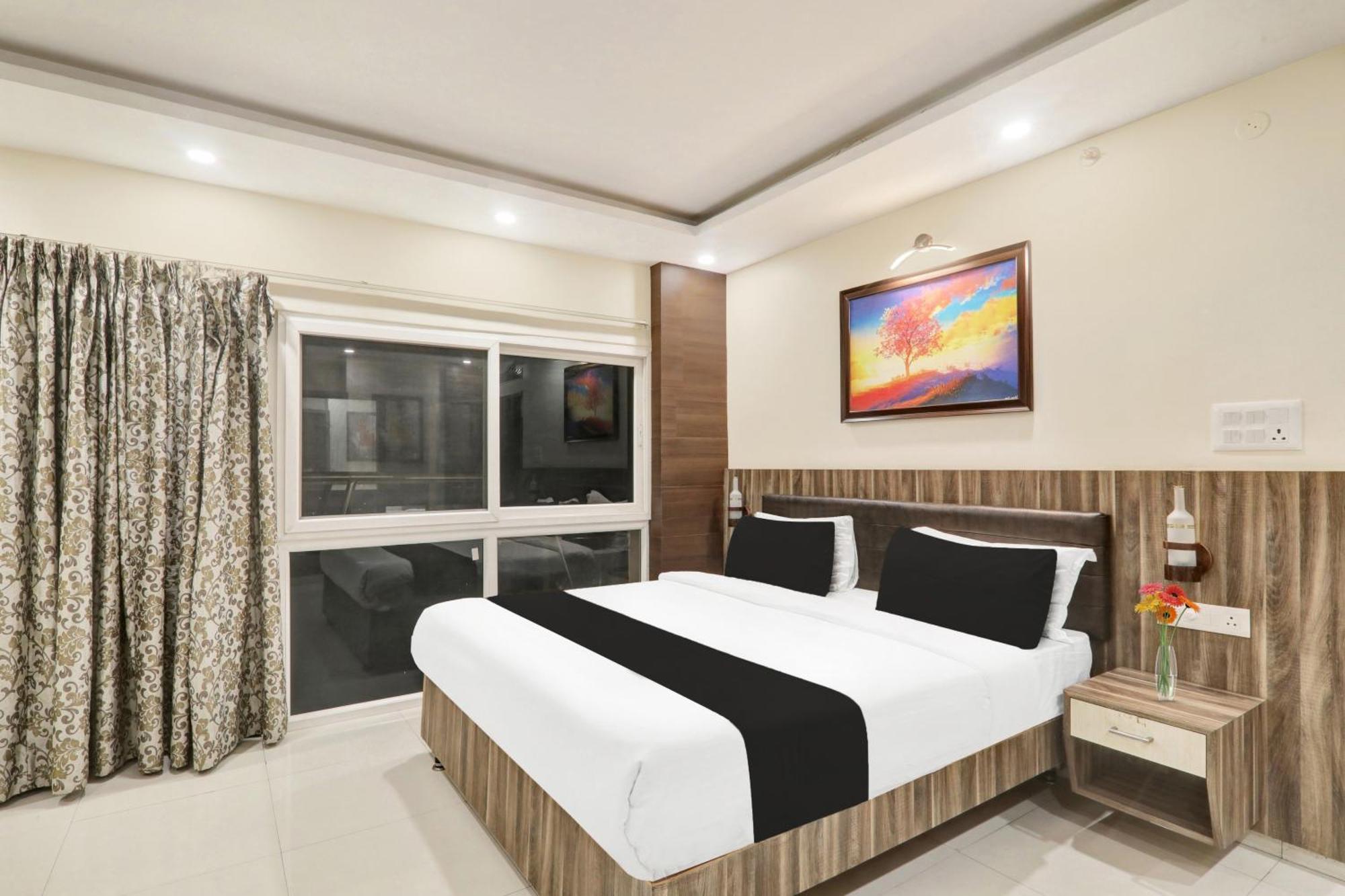 Super Townhouse Kankarbagh Formerly Kunwar Alcajars Patna  Exterior photo