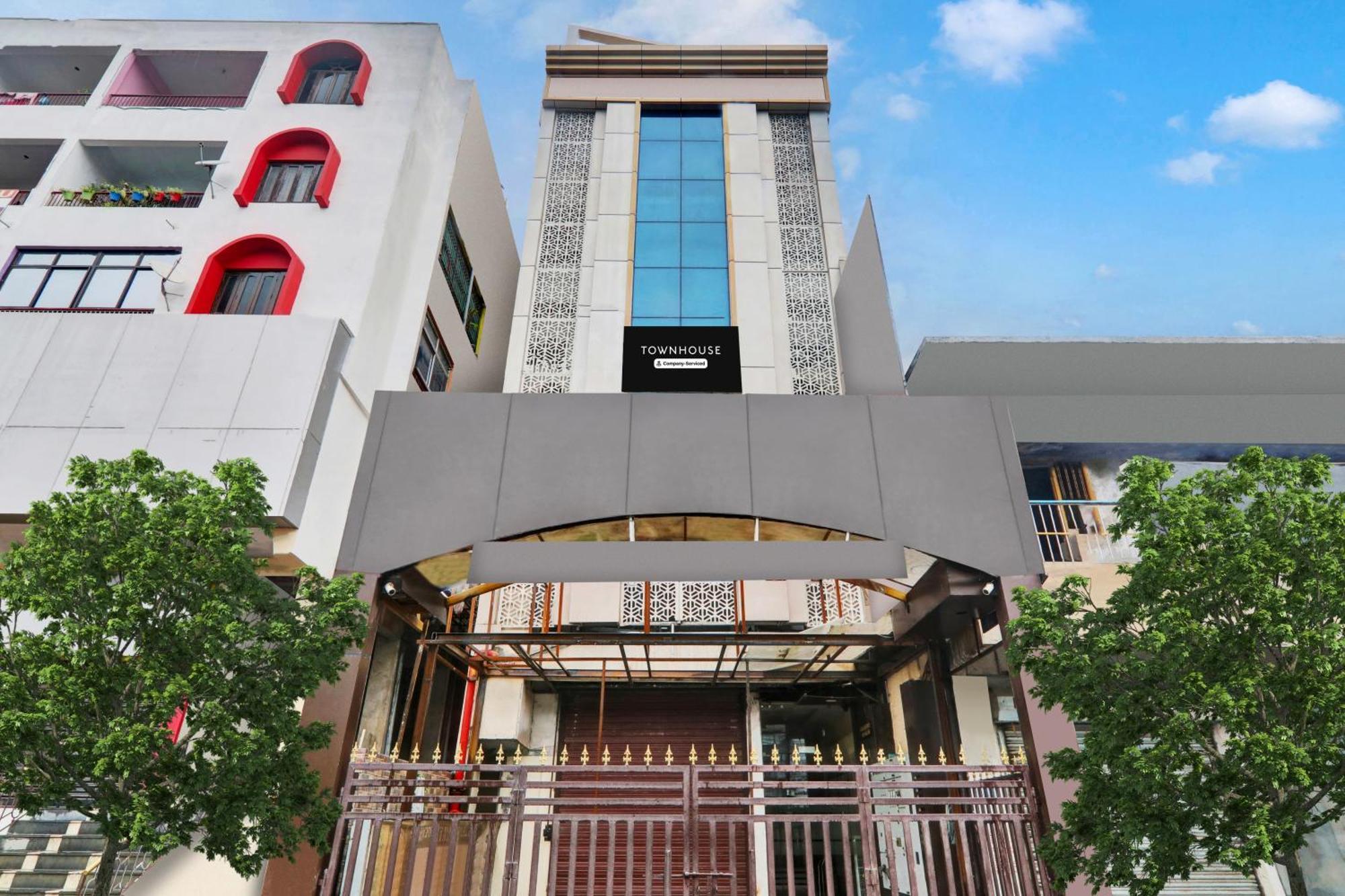 Super Townhouse Kankarbagh Formerly Kunwar Alcajars Patna  Exterior photo