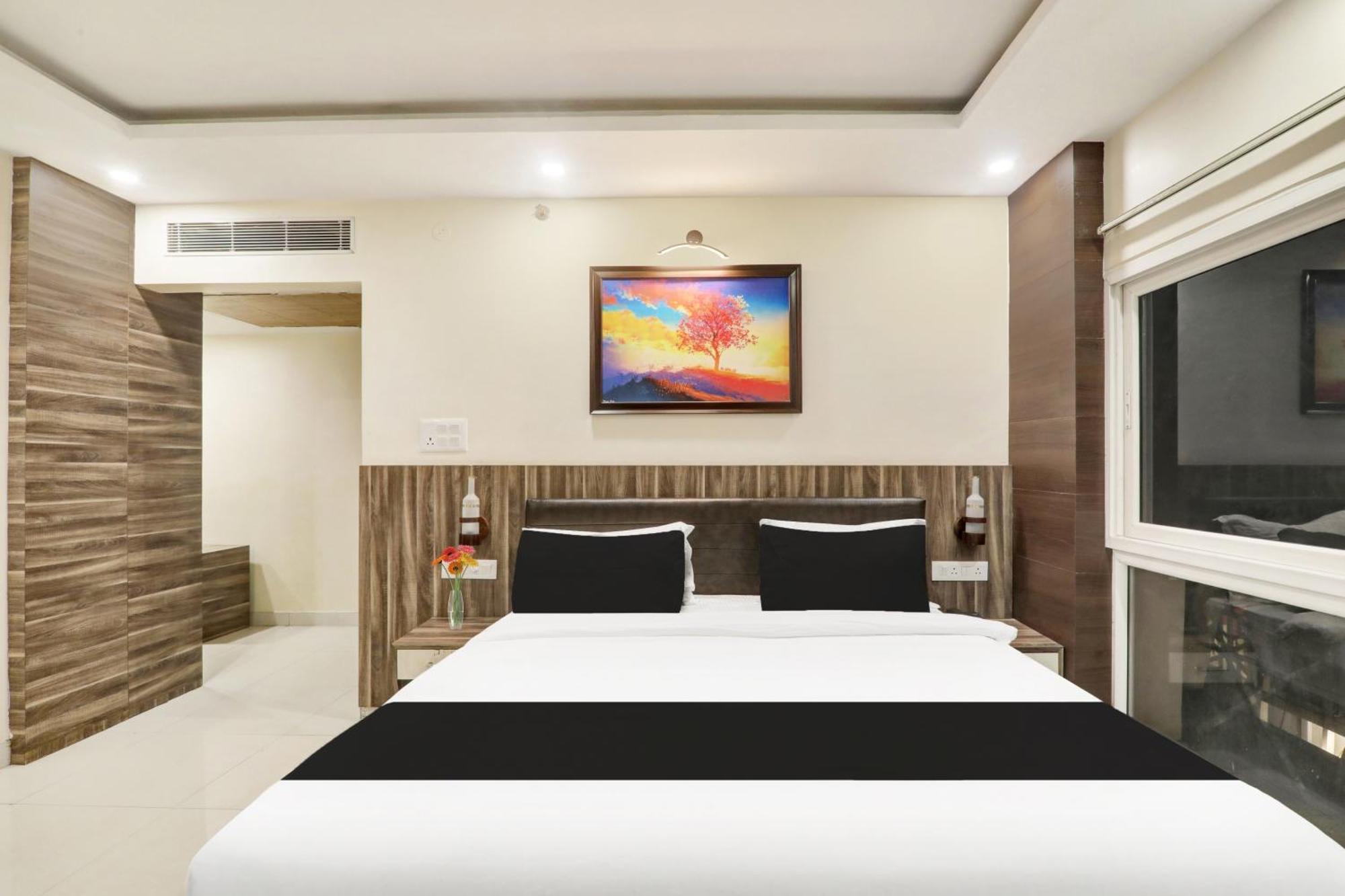 Super Townhouse Kankarbagh Formerly Kunwar Alcajars Patna  Exterior photo