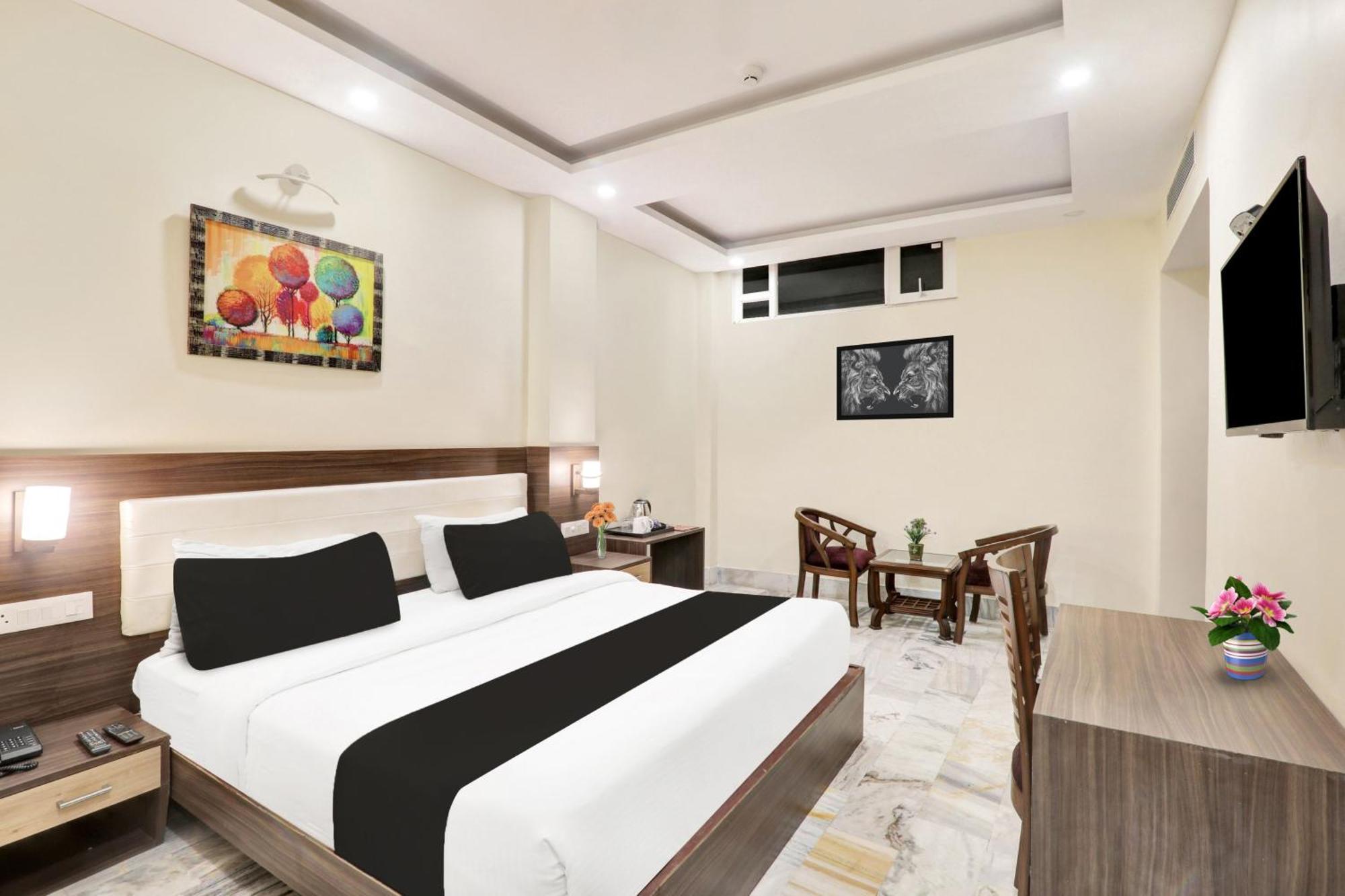 Super Townhouse Kankarbagh Formerly Kunwar Alcajars Patna  Exterior photo